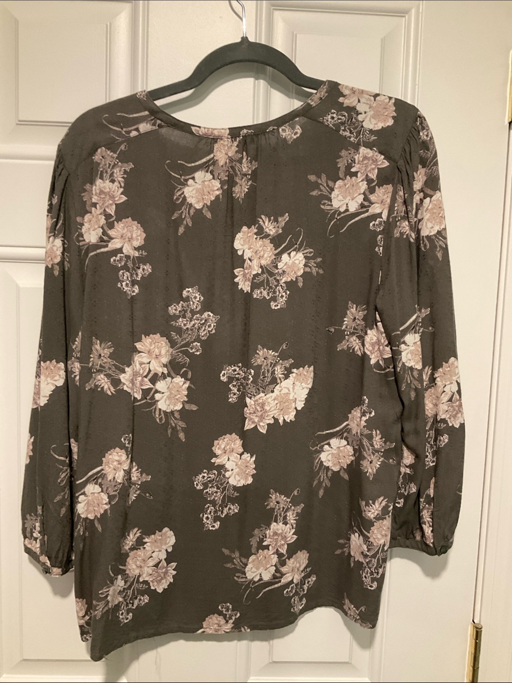 Lucky Brand Olive Green Floral V-Neck Peasant Blouse - Picture 5 of 7